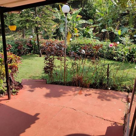 Leela's Cottage Lonavala Exteriör bild