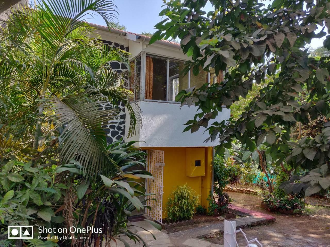 Leela's Cottage Lonavala Exteriör bild