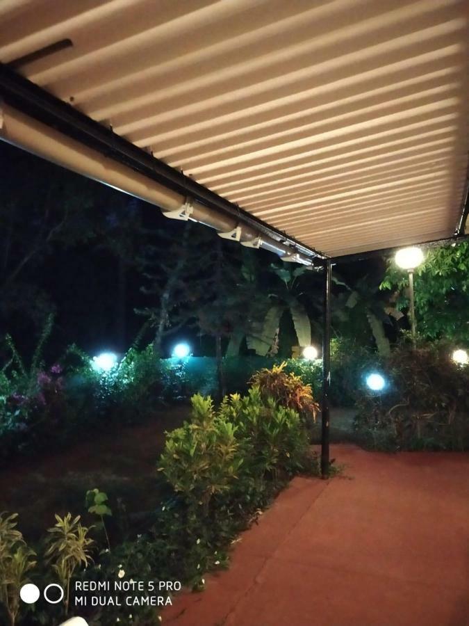 Leela's Cottage Lonavala Exteriör bild
